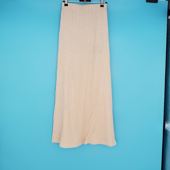 SHEIN Dresses & Skirts - SHEIN Skirt Size Medium Ribbed Flannel Pull On